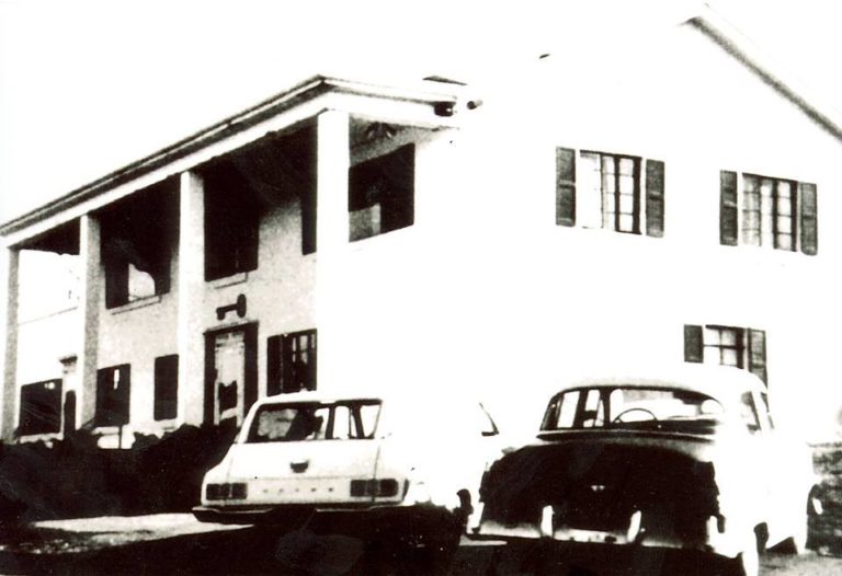 Brass Key Swimming Pool & Restaurant in Alexandria, KY